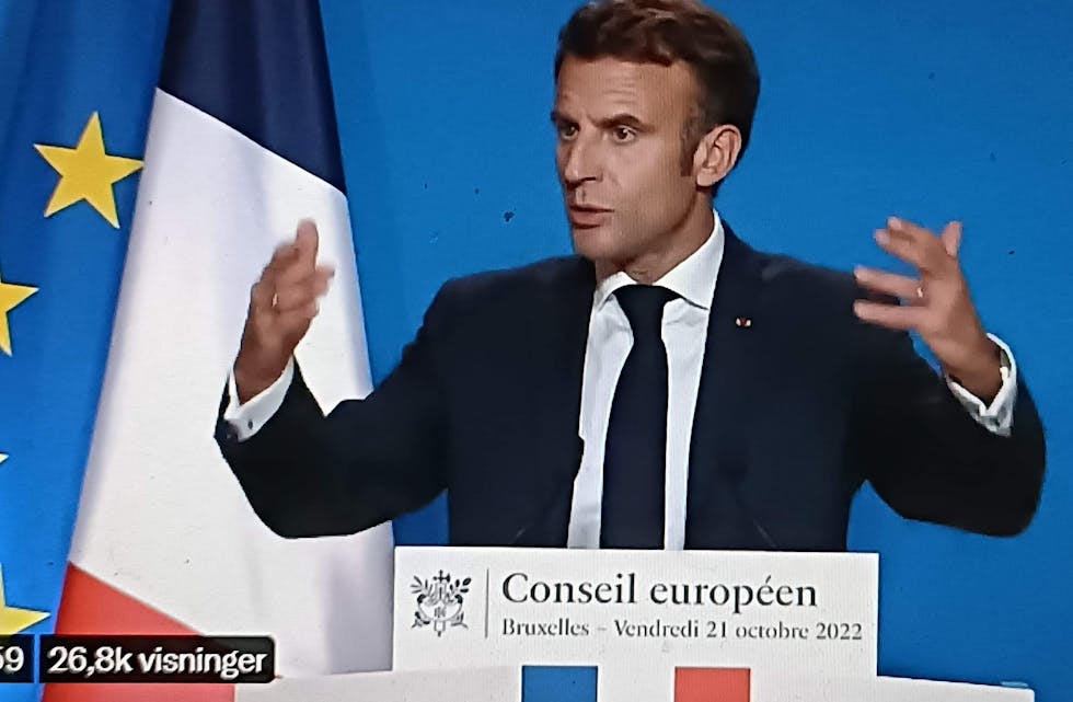 Frankrike trekker seg nå fra Energicharter-traktaten og derved er ingen av EU-landene lenger medlemmer. Foto: Stillbilde av pressekonferanse presidenten har lagt ut på twitter i ettermiddag.