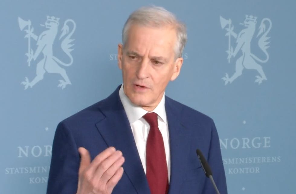 Jonas Gahr Støre under gårdagens pressekonferanse der han presenterte den nye fastpris-modellen.