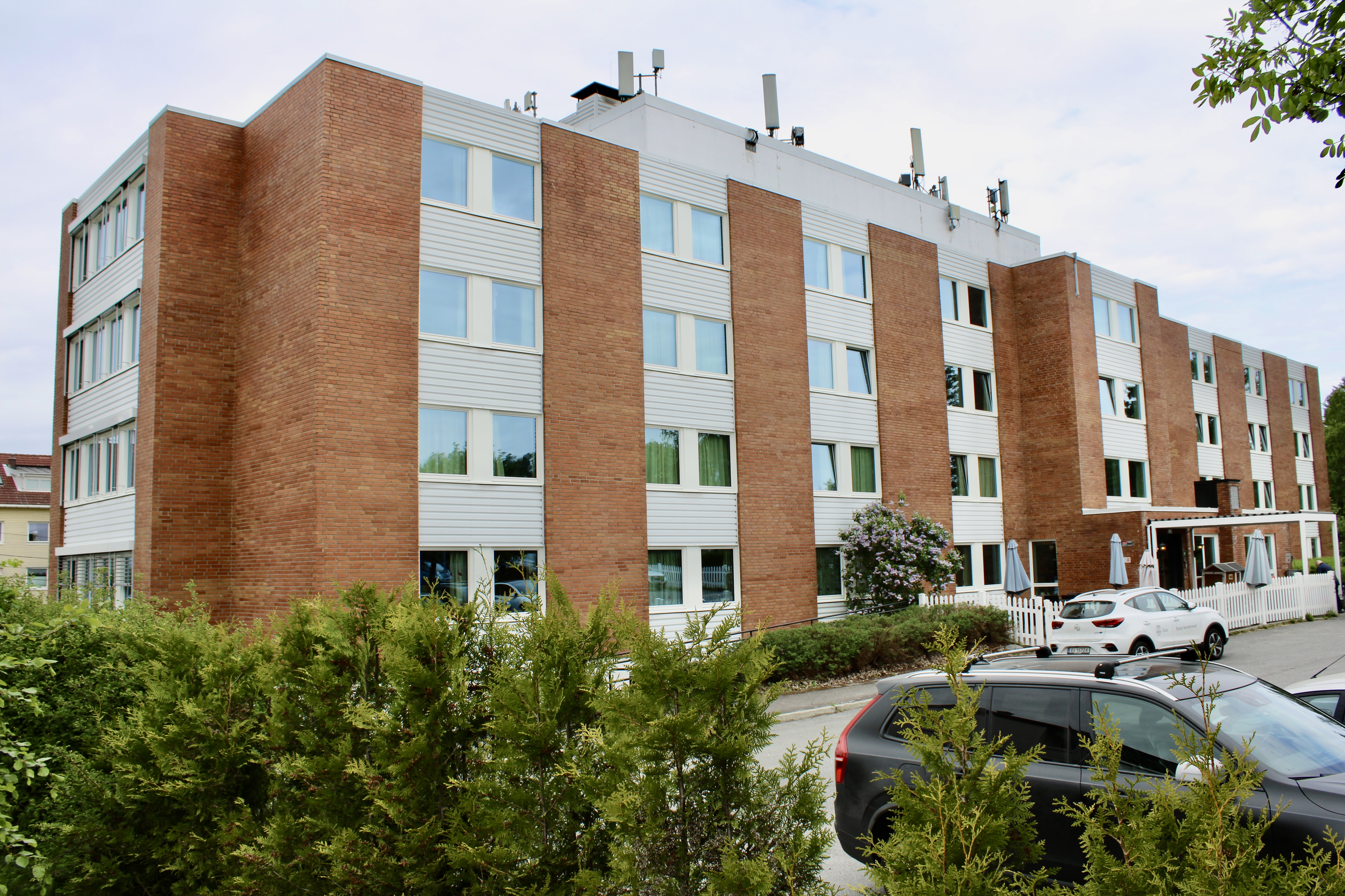 Nordseterhjemmet ligger på Nordstrand og har 90 vanlige langtidsplasser
16 trygghetsplasser samt 28 dagsenterplasser. Sykehjemmet har nå fått oppgradert alle vinduene ved gjenbruk.